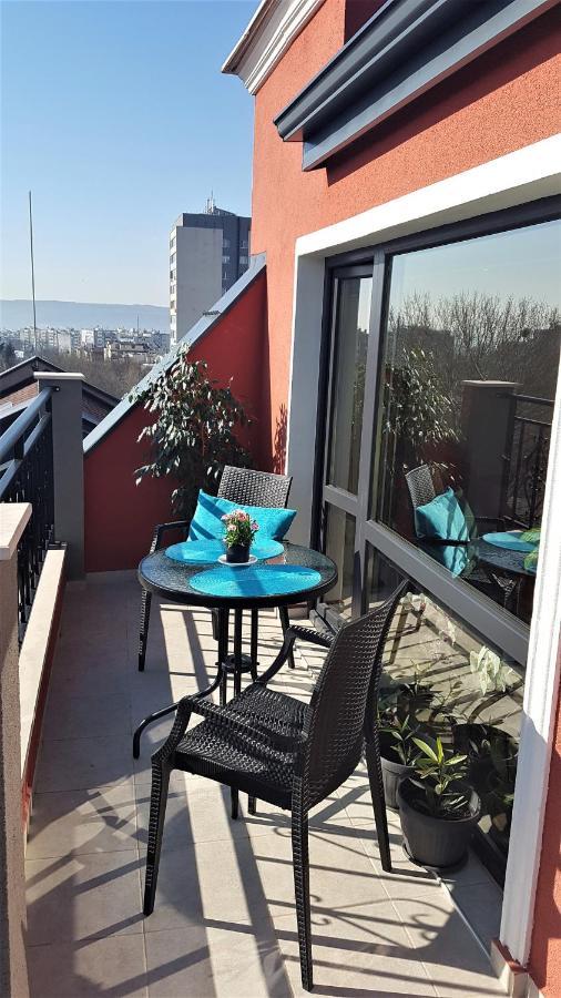 Azzurro-Top Floor Apartment In Quiet Neighborhood, Free Private Parking Varna Eksteriør bilde
